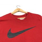 nike_red_tshirt_with_swoosh_tick_a0024