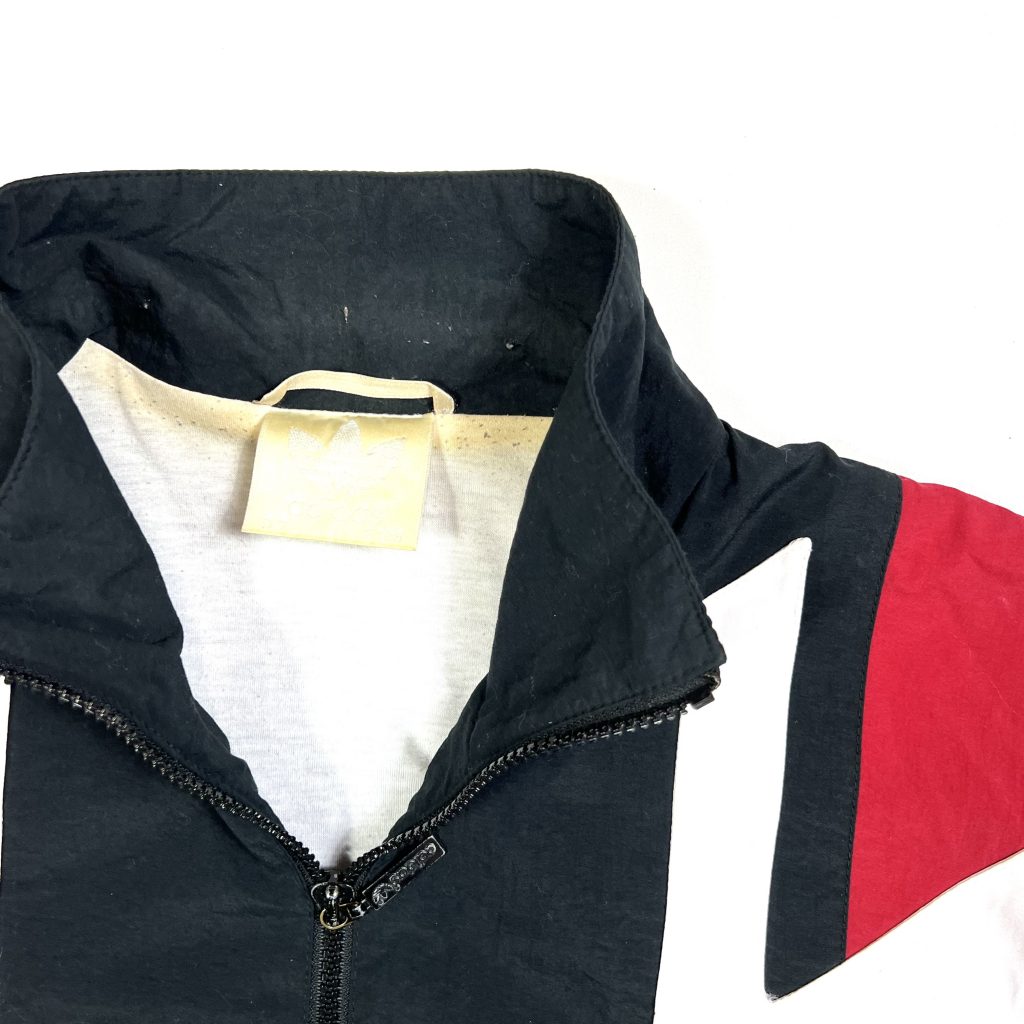 authentication vintage 90’s adidas clothing label inside track jacket